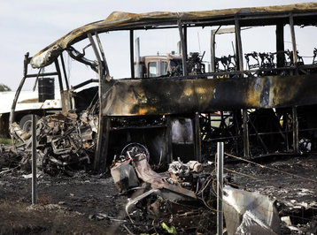 Avtobus yük maşını ilə toqquşdu: 31 ölü, 9 yaralı