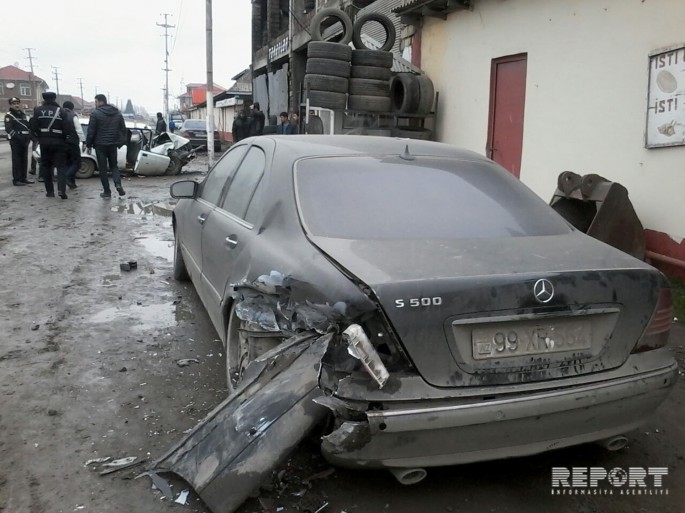 "VAZ" "Mercedes"lə toqquşdu: 78 yaşlı sürücü xəsarət alıb - FOTO