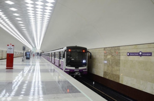 Qarlı havaya görə metroda qatarların hərəkət intervalında dəyişiklik edilməyib