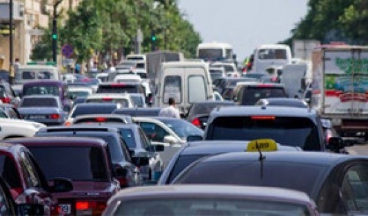 Bəzi yollarda sıxlıq yaranıb - Bakıda