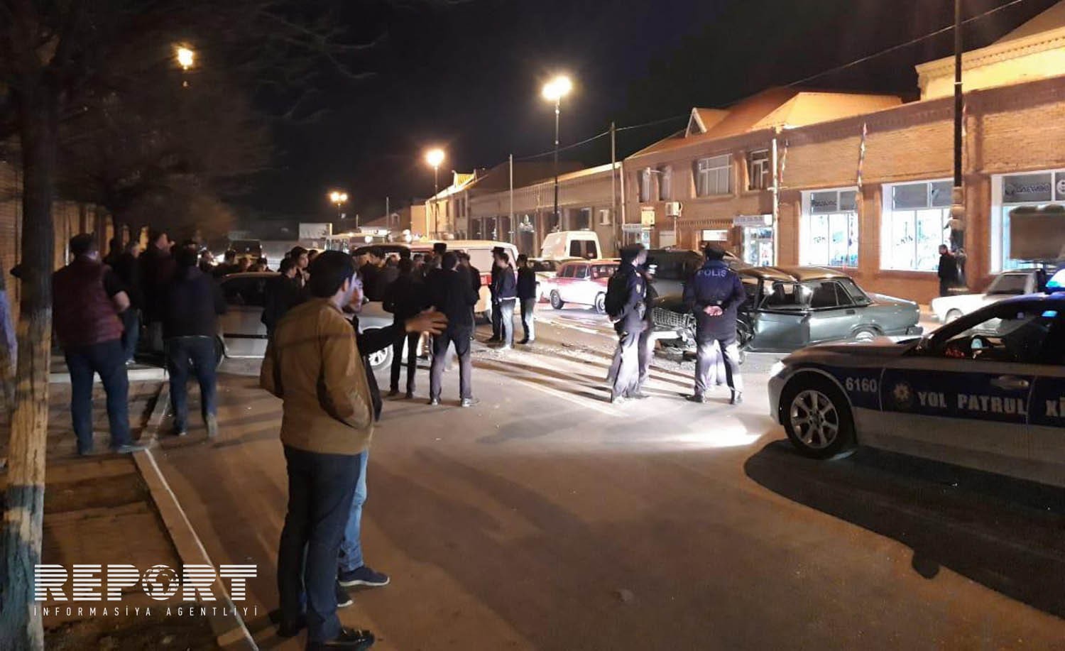 Gəncədə yol qəzası: xəsarət alanlar var - FOTO