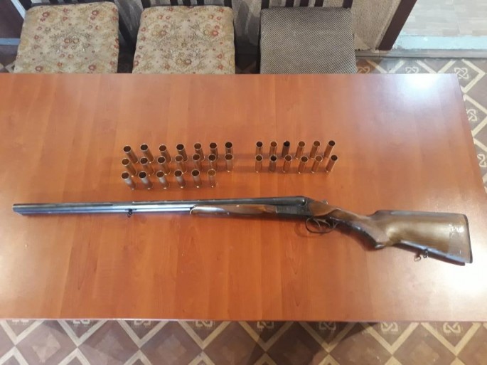 Avtomobildən ov silahı aşkarlanıb - FOTO