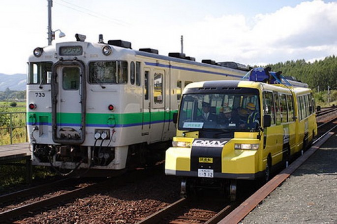Qatar avtobusla toqquşdu: 1 ölü, 11 yaralı