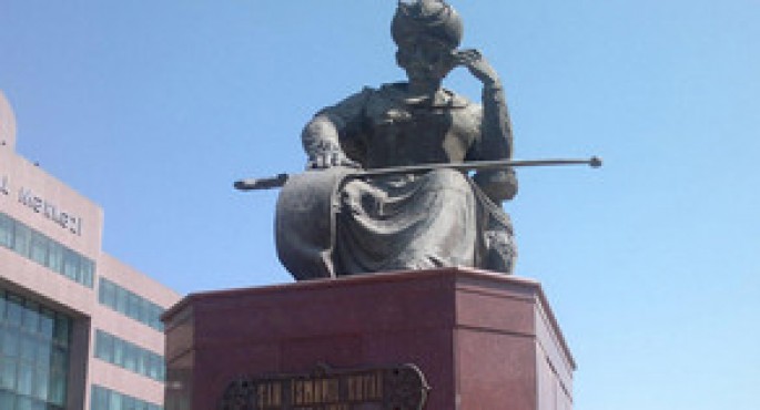 Xətainin heykəlinin yeri dəyişdiriləcək