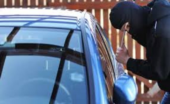 Bakıda maşının hər tərəfini əzib, şüşələrini qırdılar