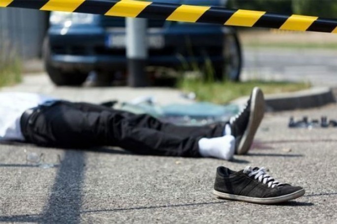 Masazırda 20 yaşlı oğlanı avtomobil vurub