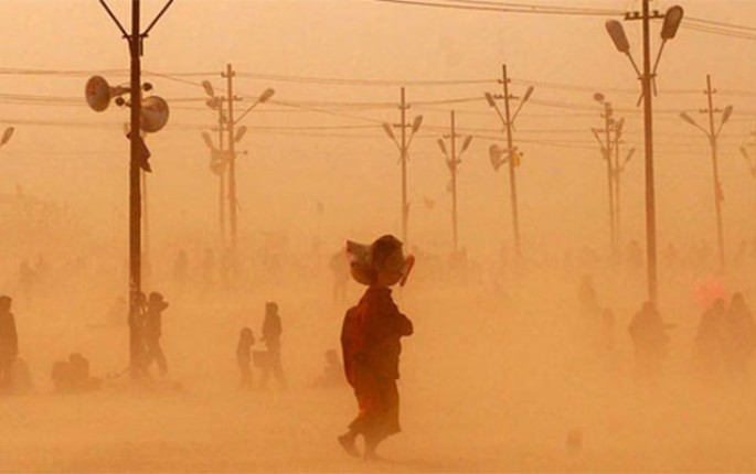 Qum fırtınası yenidən başladı - 11 ölü, 25 yaralı