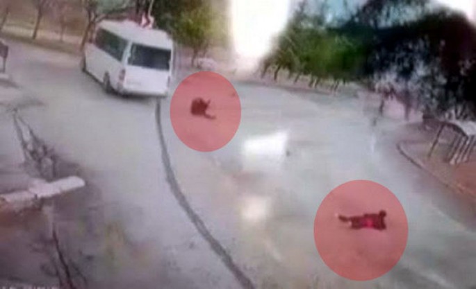 Əyləci boşalan avtobusdan sərnişinlər özlərini belə atdılar - VİDEO