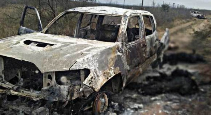 Sərhəddə yandırılmış 7 avtomobildən meyitlər tapılıb - FOTO