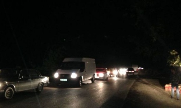 Güclü külək Ələt-Astara yolunda problemlər yaradıb – FOTO