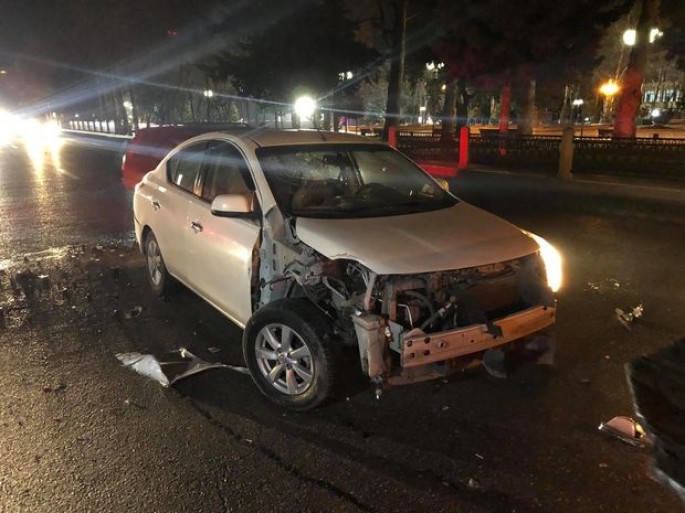 İdarəetməni itirən sürücü qəza törədib - VİDEO