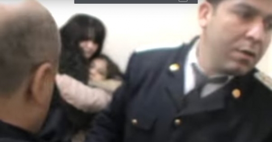 Azərbaycanda dəhşət: Məhkəmədə 10 yaşlı qıza zor tətbiqi - VİDEO