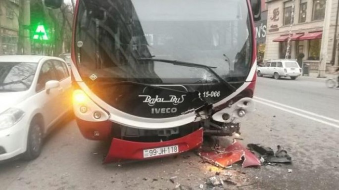 “Bakı Bus” avtobusu qəza törətdi, bir qadın öldü