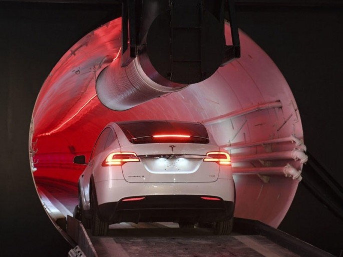 Elon Musk özünün ilk yeraltı tunelinin açılışını etdi - VİDEO