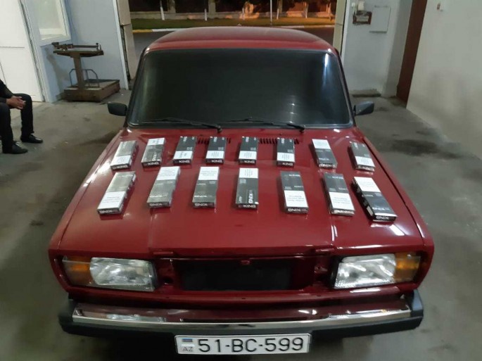 Avtomobildən 3 000 ədəd qanunsuz siqaret aşkarlanıb - FOTO