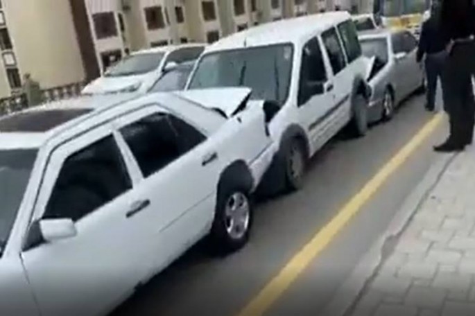 Bakıda 5 maşının iştirakı ilə zəncirvari qəza baş verib - VİDEO