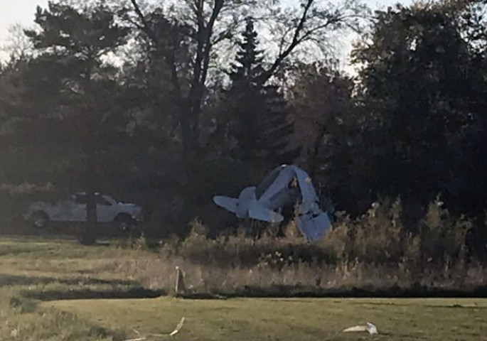 Təyyarə pikapla toqquşdu: 1 ölü, 1 yaralı – VİDEO