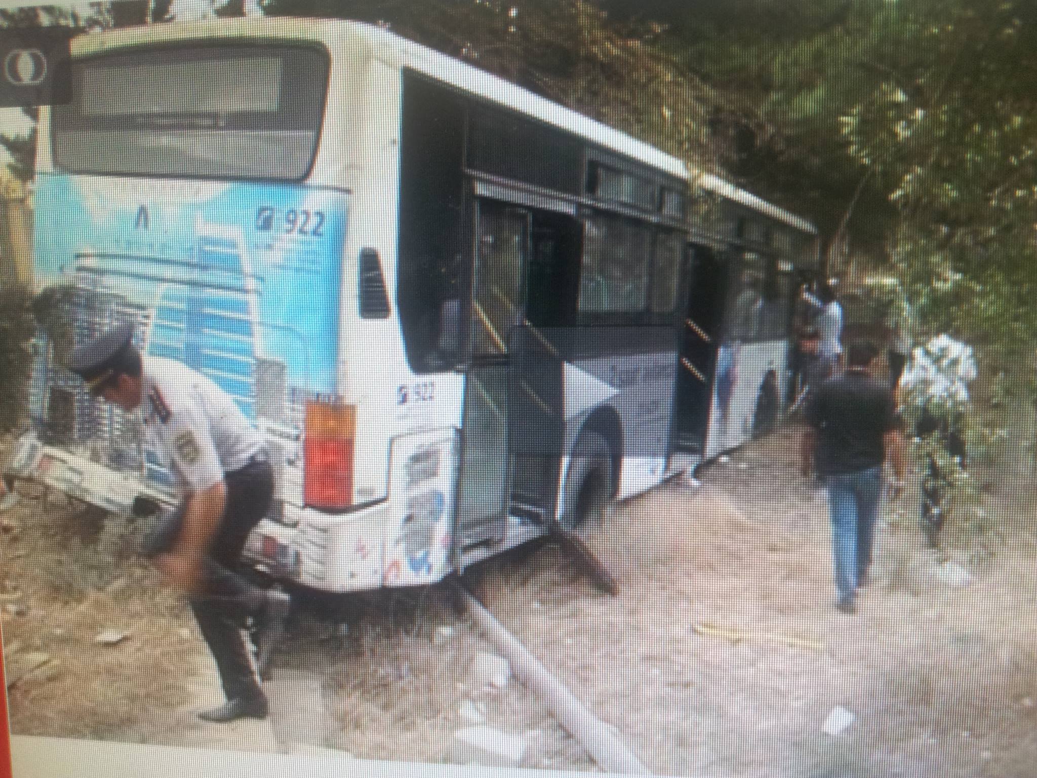 Bakıda avtobus aşıb: ölənlər və yaralananlar var - FOTO