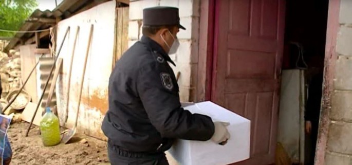 Şəmkirdə 100-ə yaxın aztəminatlı ailəyə yardım edilib - FOTO