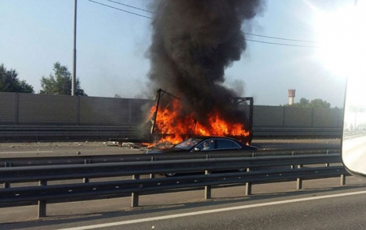 Rusiyaya alverə gedən azərbaycanlının maşını yandırıldı