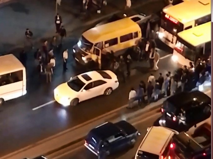 Avtobus sürücüsünü döyən şəxslər həbs olunub