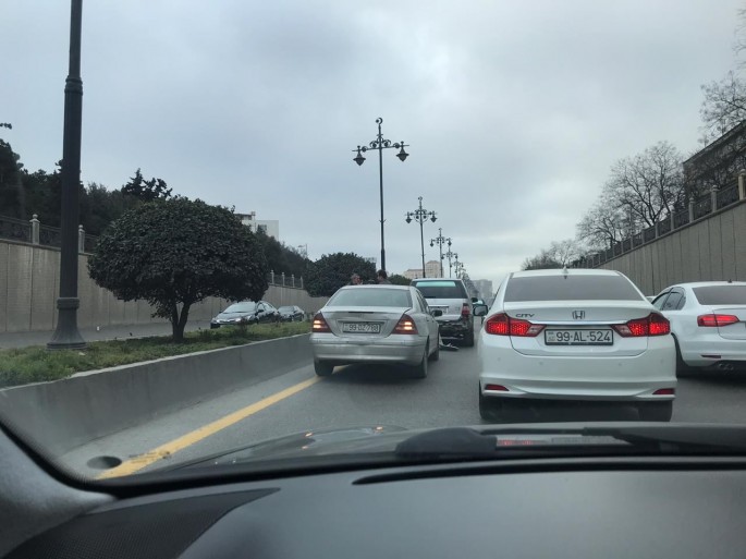 Bakıda zəncirvari qəza tıxaca səbəb olub - FOTO