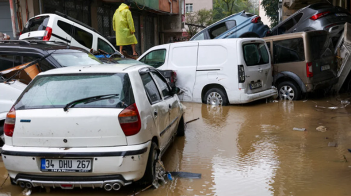 İstanbulda sel fəlakətində ölənlərin sayı artdı