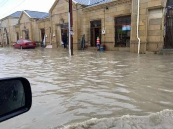 Bakıda yağışdan sonra gölməçələrin yaranmasının qarşısı alınacaq