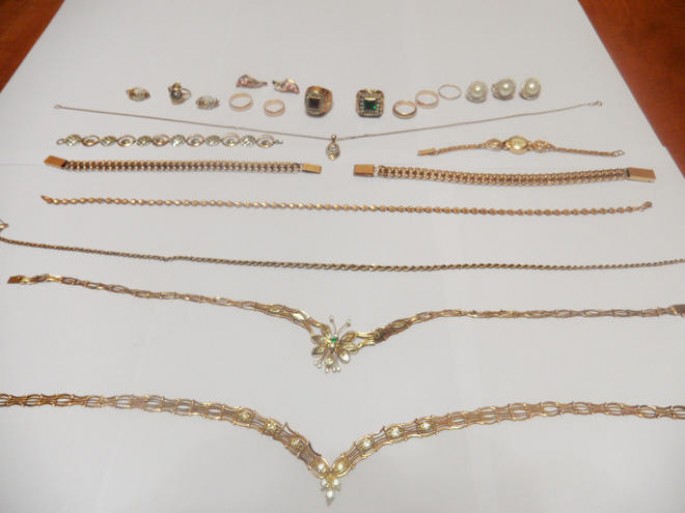 Xaçmazda mənzildən 30 min manat qızıl əşyalar oğurlanıb - FOTO