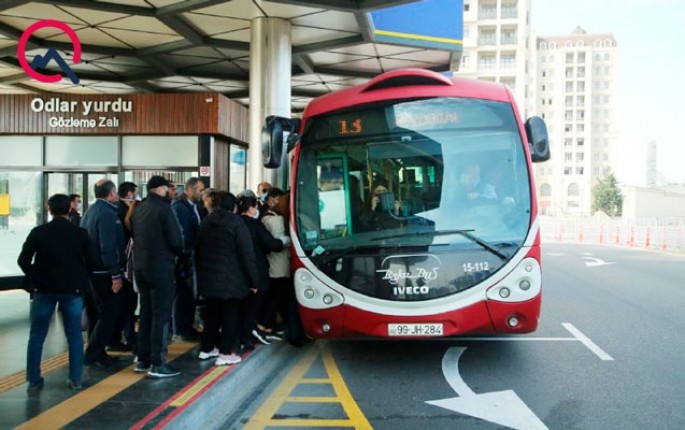 Metro bağlandı, avtobuslarda vəziyyət necədir? - FOTO