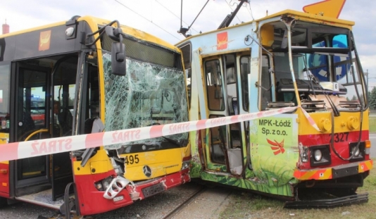 Polşada avtobusla tramvay toqquşub, 25 nəfər xəsarət alıb