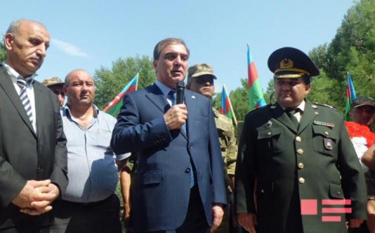 Aprel döyüşlərində ağır yaralanmış və bu gün vəfat etmiş tankçı dəfn edilib - FOTO