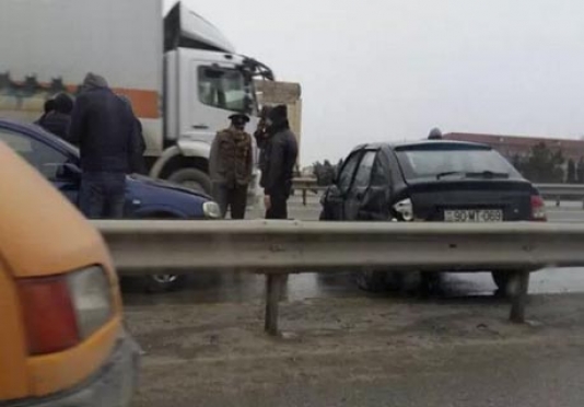 Bakı-Sumqayıt yolunda zəncirvari qəza: yaralılar var – FOTO