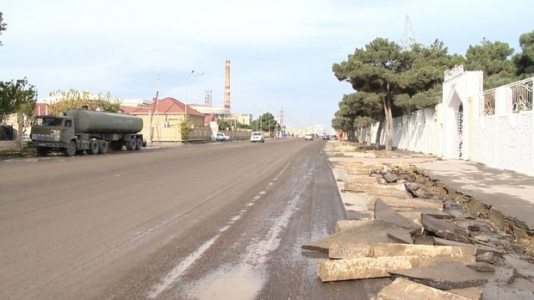 Bakının mərkəzi küçələri qısa müddətlik bağlandı - FOTO