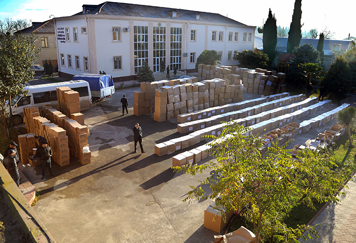 Yük avtomobildən külli miqdarda qanunsuz dərman aşkarlanıb – FOTO + VİDEO