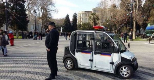 Bulvarda polislər elektromobillərdə gəzir - FOTOLAR