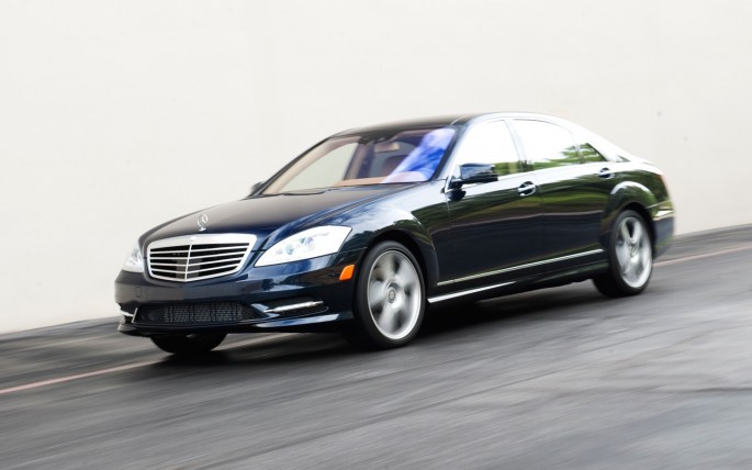 İcra başçısının bahalı avtomobil almaq üçün tender elanına MÜNASİBƏT