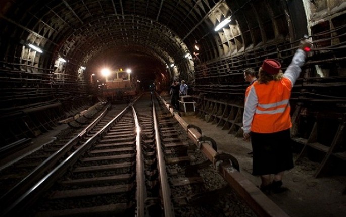 Bakıda metroda problem yarandı - Qatarlar tuneldə qaldı