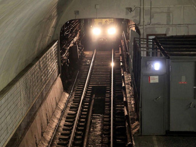 Metroda qatarlar yenə tuneldə qaldı