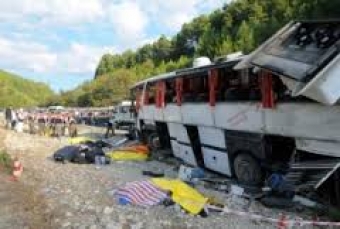 Şagirdləri daşıyan avtobuslar toqquşdu: 4 ölü, 11 yaralı