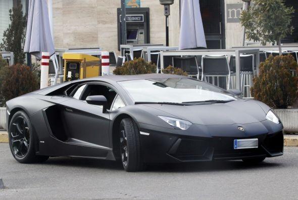 "Lamborghini"dən düşdü, təcili yardıma mindi - FOTO