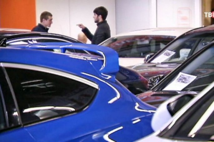 Polis azərbaycanlılara məxsus avtosalonlara BASQIN ETDİ