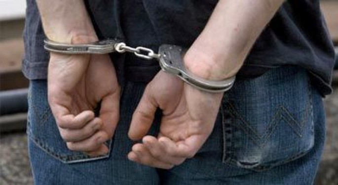 Polis yaşayış evinə basqın edəni saxladı