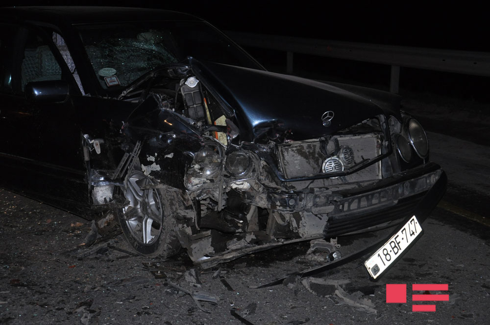 Azərbaycanda ağır qəza: 1 ölü, 2 yaralı - FOTOLAR