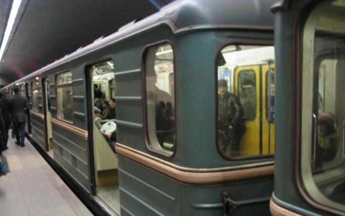 “28 May”da qatar yoluna pirotexniki vasitə atan 3 nəfər saxlanıldı