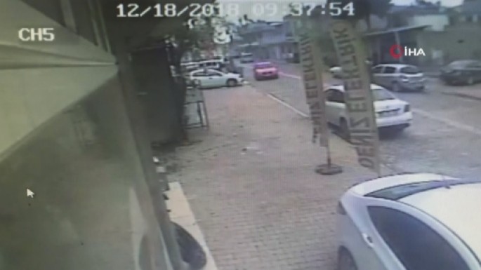 Hamının gözü qaşısında avtomobilində öldürüldü - VİDEO