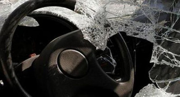 Yevlaxda avtomobil traktorla toqquşub