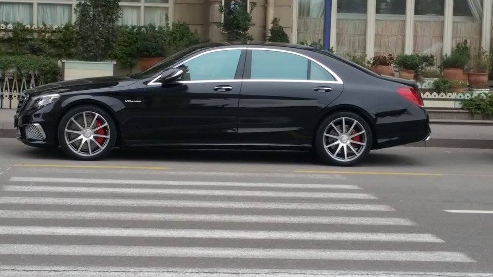 Bakıda 200 minlik maşınla piyadaların yolunu kəsdilər - DYP «görmədi» - VİDEO