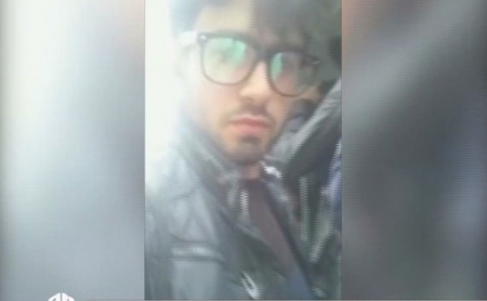 Bakıda çılğınlıq: qapısı açıq avtobusda selfi çəkildi - VİDEO