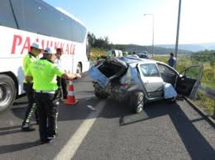 Geriyə hərəkət edən maşına avtobus çırpıldı: 1 ölü, 15 yaralı - VİDEO